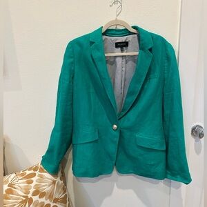 Single button green blazer. Talbots. Size 14. Worn twice. Excellent condition.